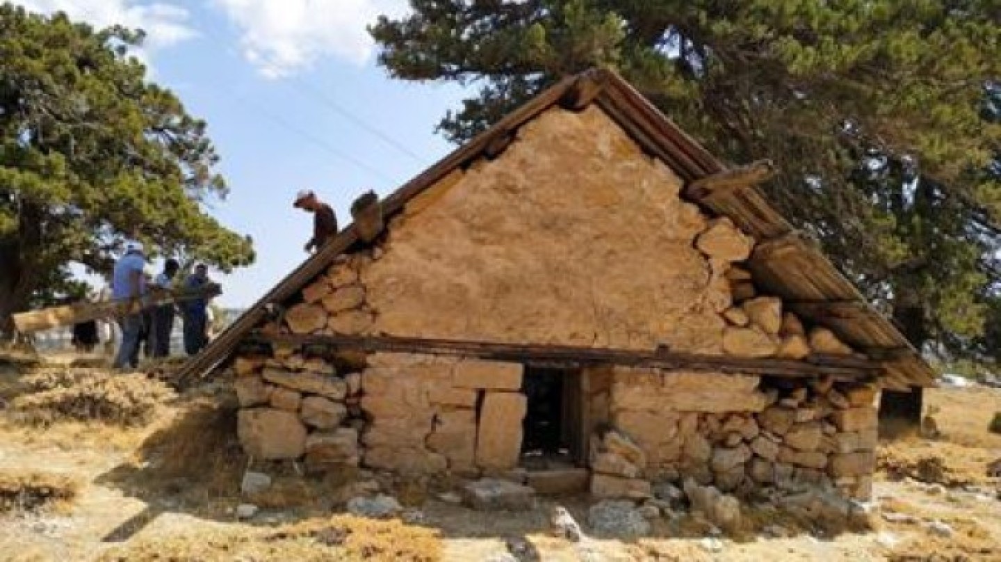 NURE (NURETTİN) SOFİ TÜRBESİ