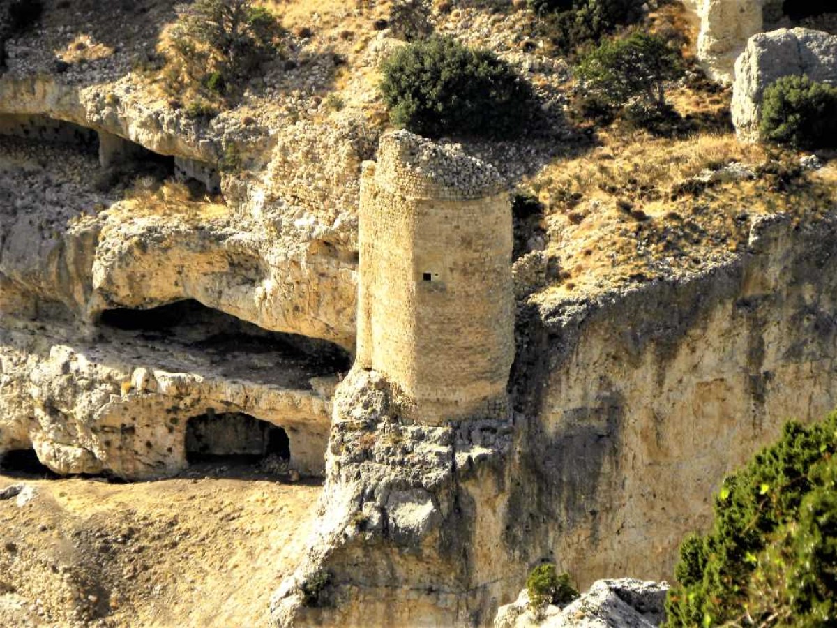MAVGA KALESİ