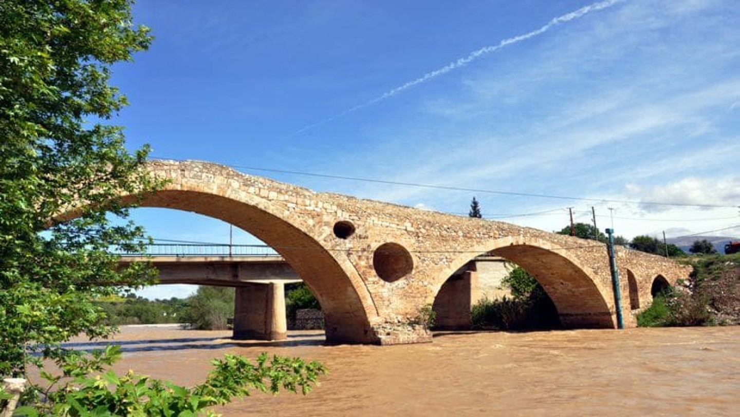 KIRAVGA KÖPRÜSÜ